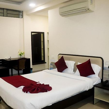 The Richi Rich Hotel And Resort Indore Extérieur photo
