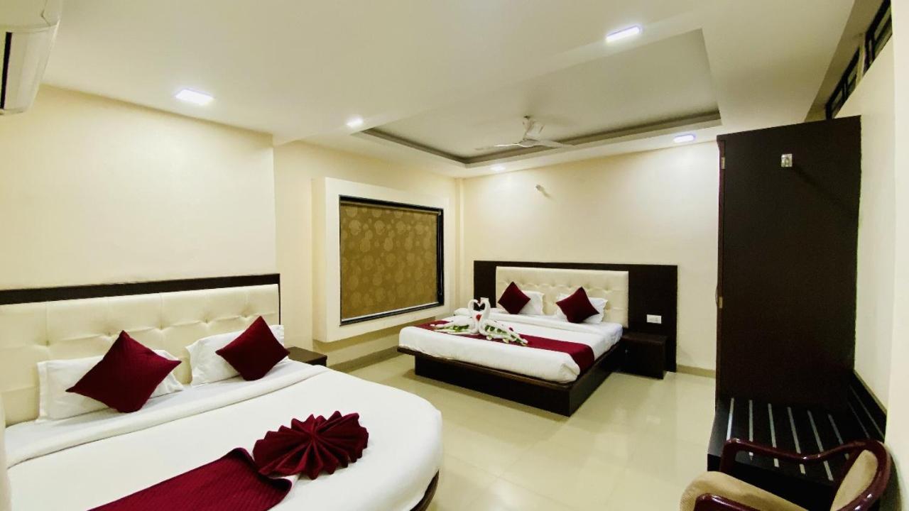 The Richi Rich Hotel And Resort Indore Extérieur photo