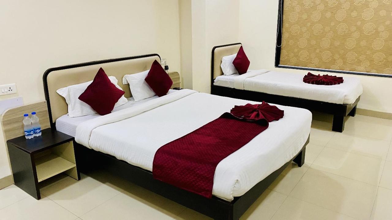 The Richi Rich Hotel And Resort Indore Extérieur photo