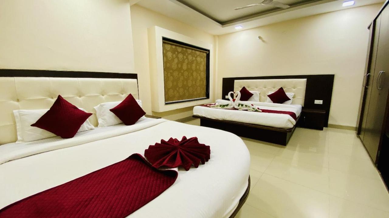 The Richi Rich Hotel And Resort Indore Extérieur photo