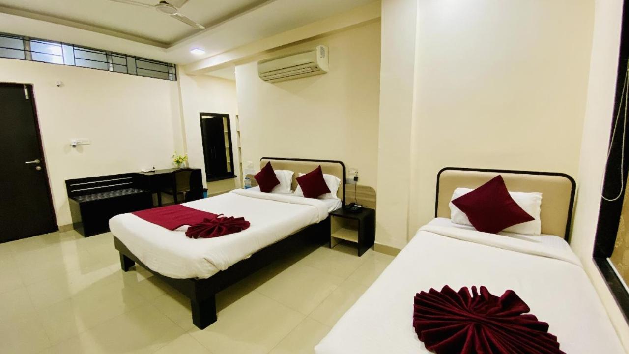 The Richi Rich Hotel And Resort Indore Extérieur photo