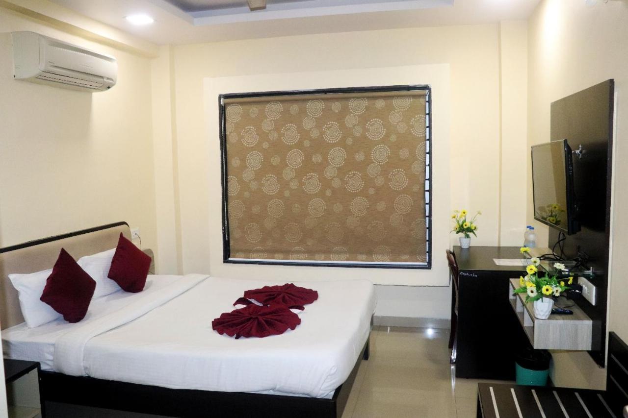 The Richi Rich Hotel And Resort Indore Extérieur photo
